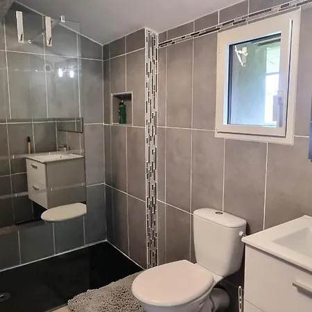Hébergement de vacances Renove Avec Terrasse Panoramique Et Confort A Saint-chamond, Proche Saint-etienne Et Lyon - Fr-1-496-324 *